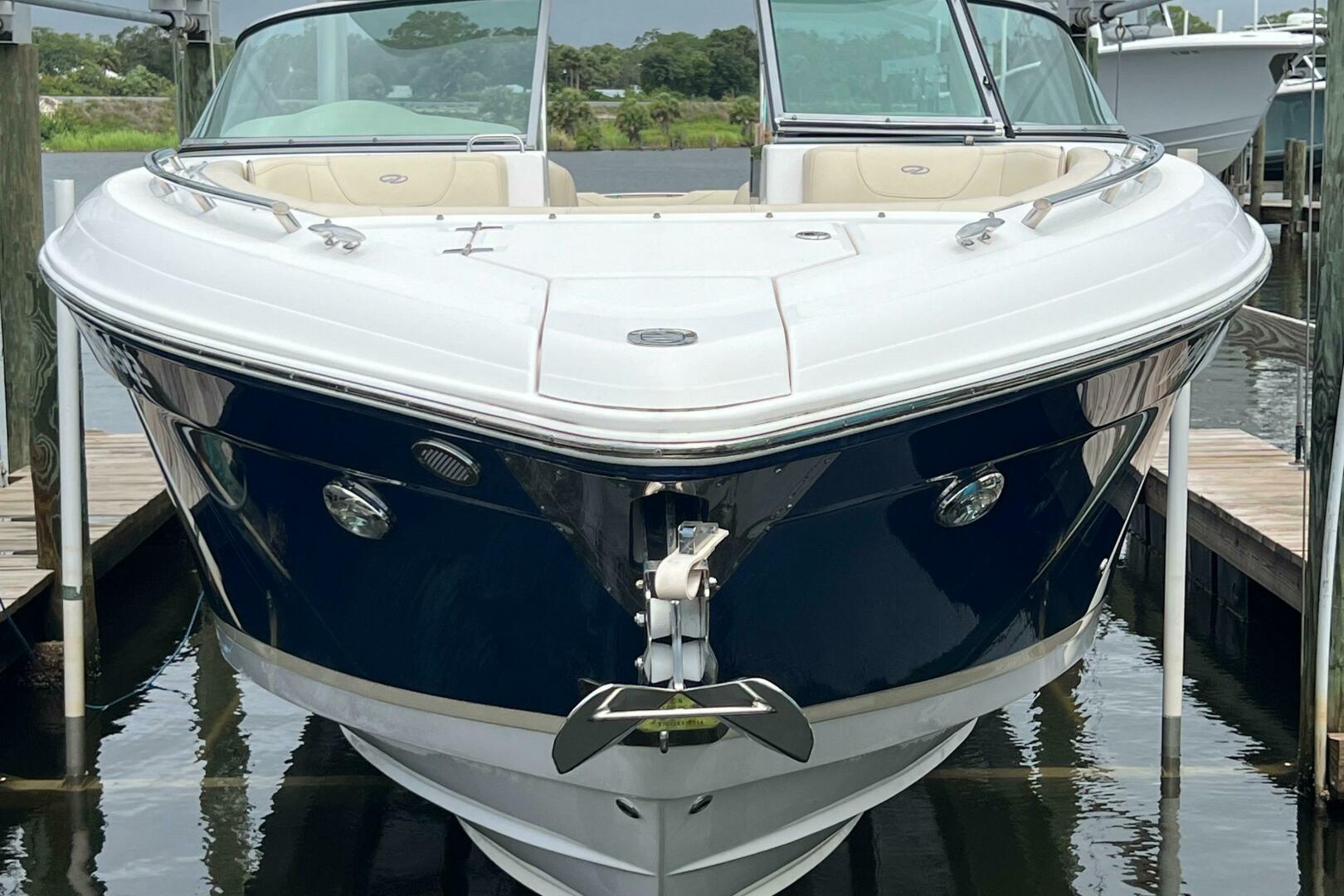 Slide: The Image of Regal 3300 Bowrider 2020 - 5003102