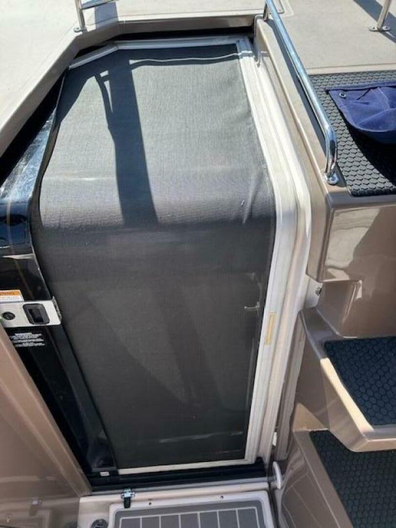 Slide: The Image of Regal 3360 Window Express 2006 - 4738595