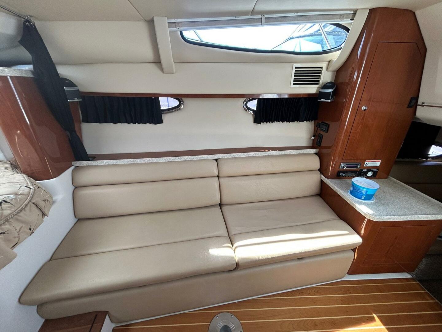 Slide: The Image of Regal 3360 Window Express 2007 - 5289029