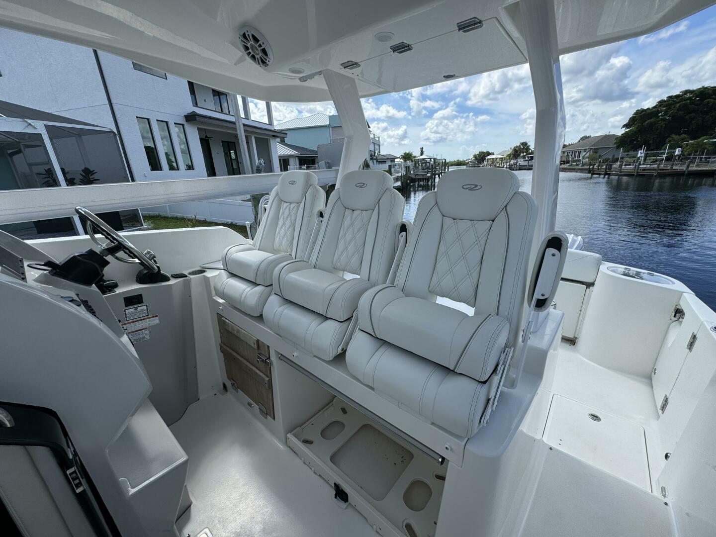 Slide: The Image of Regal 33 SAV 2022 - 4701497