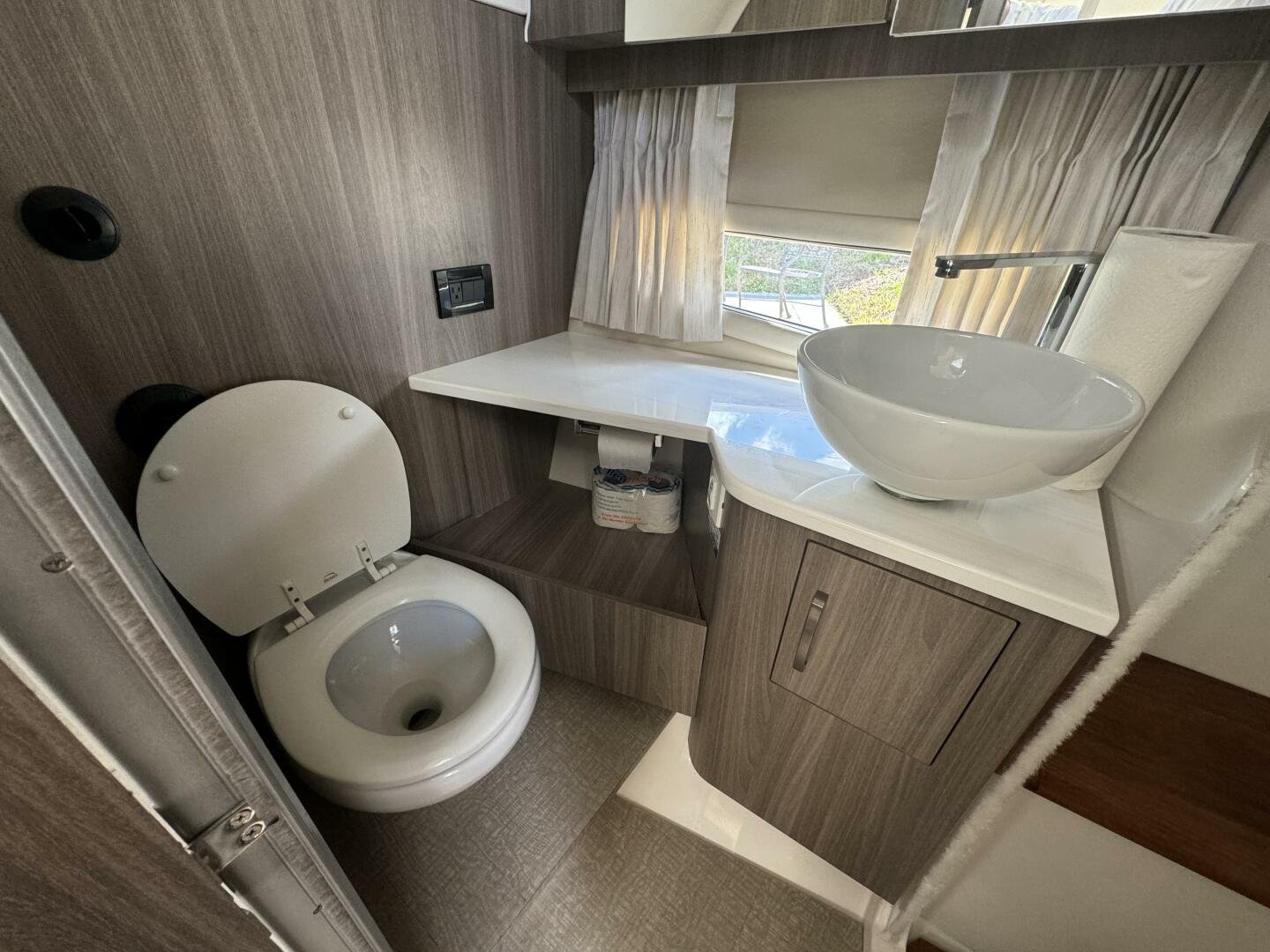 Slide: The Image of Regal 33 SAV 2022 - 4710714