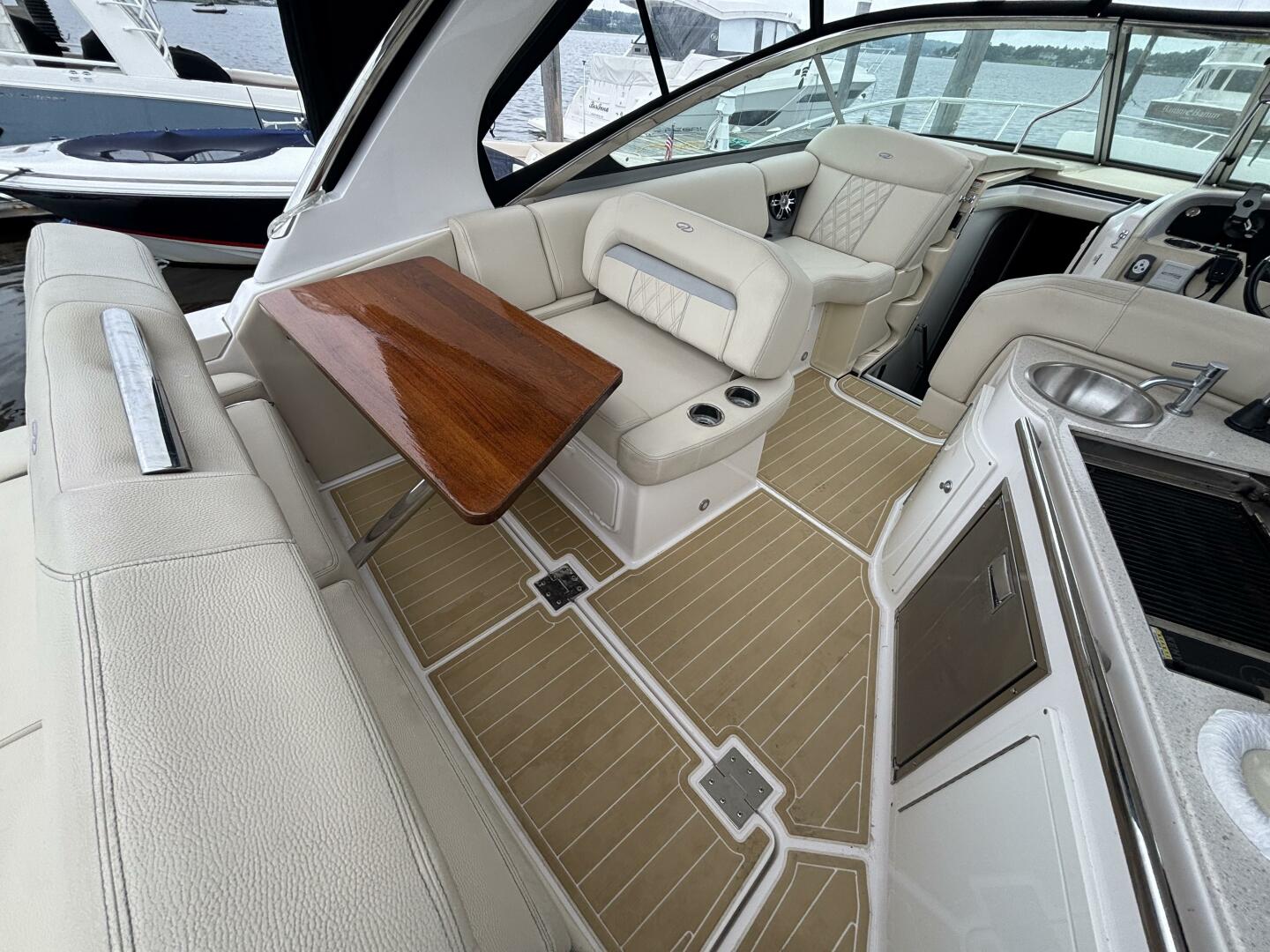 Slide: The Image of Regal 33 XO 2019 - 5482298