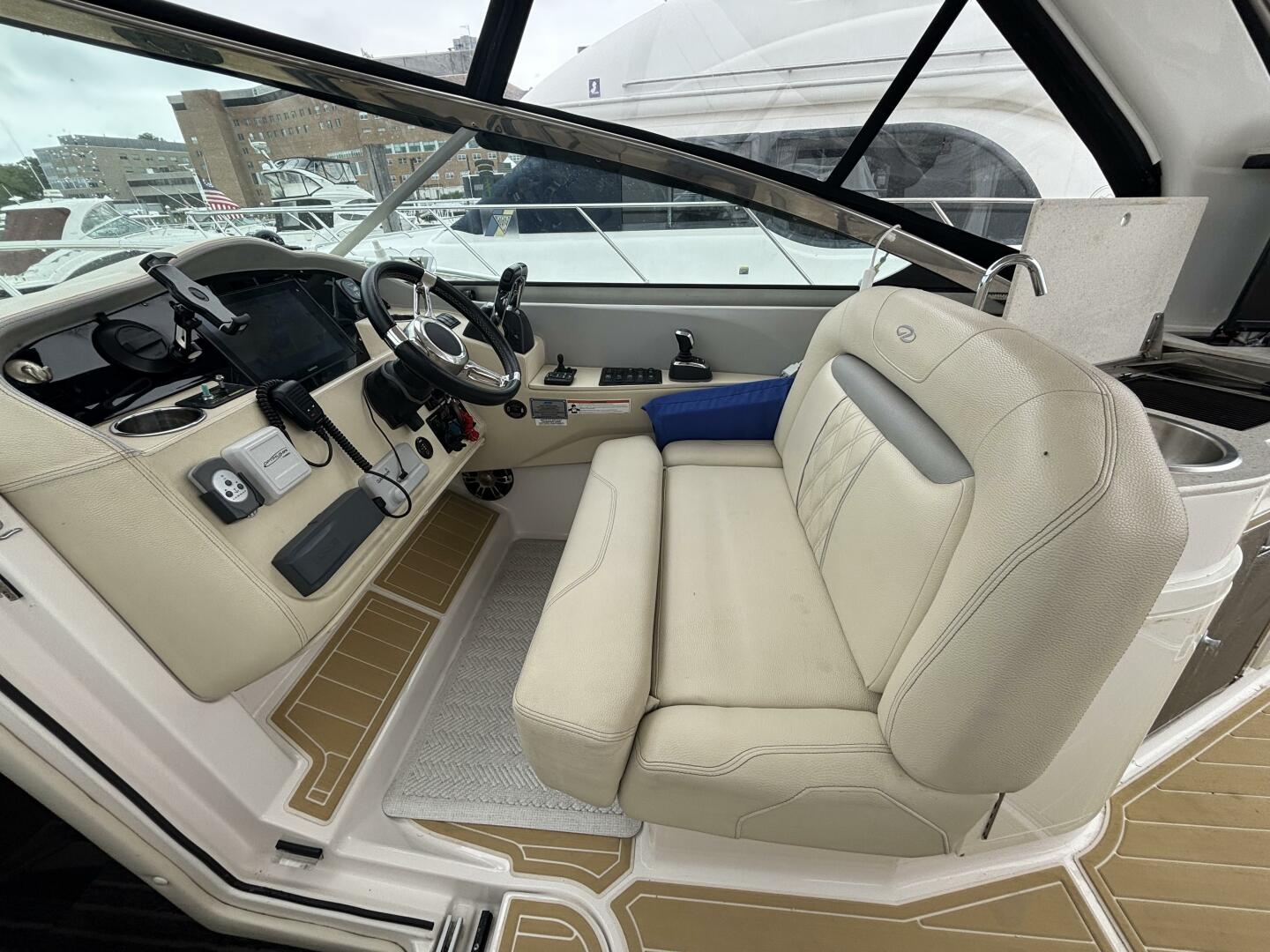 Slide: The Image of Regal 33 XO 2019 - 5482304