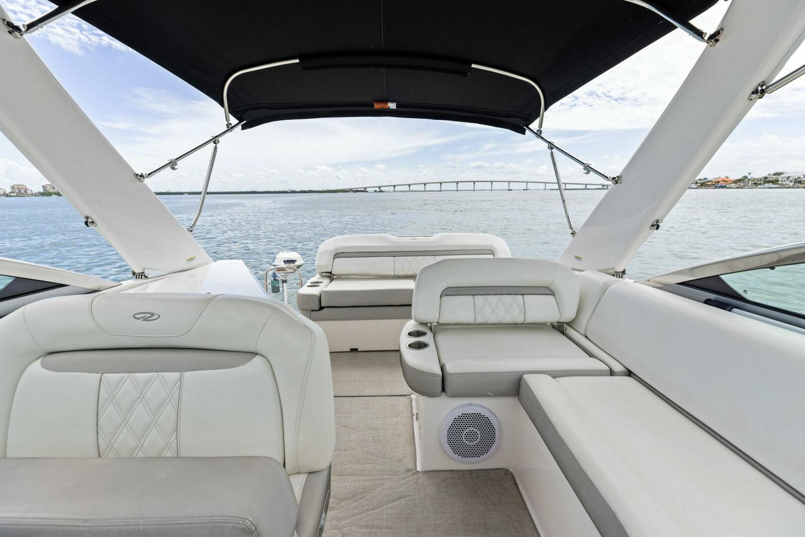 Slide: The Image of 2020 Regal 33 XO 'Snuffleupagus'-Cockpit - 5490229