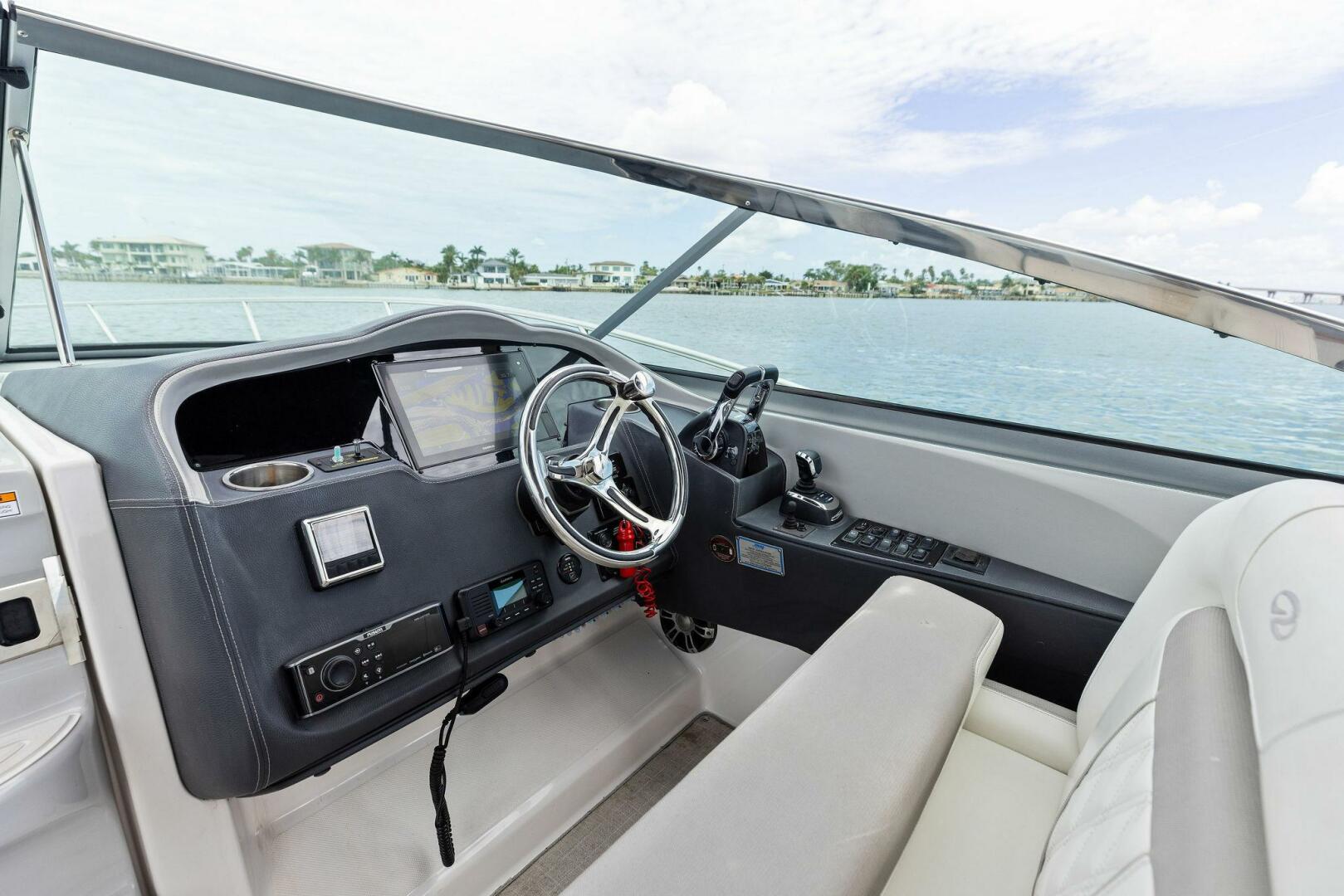 Slide: The Image of 2020 Regal 33 XO 'Snuffleupagus'-Helm - 5490231