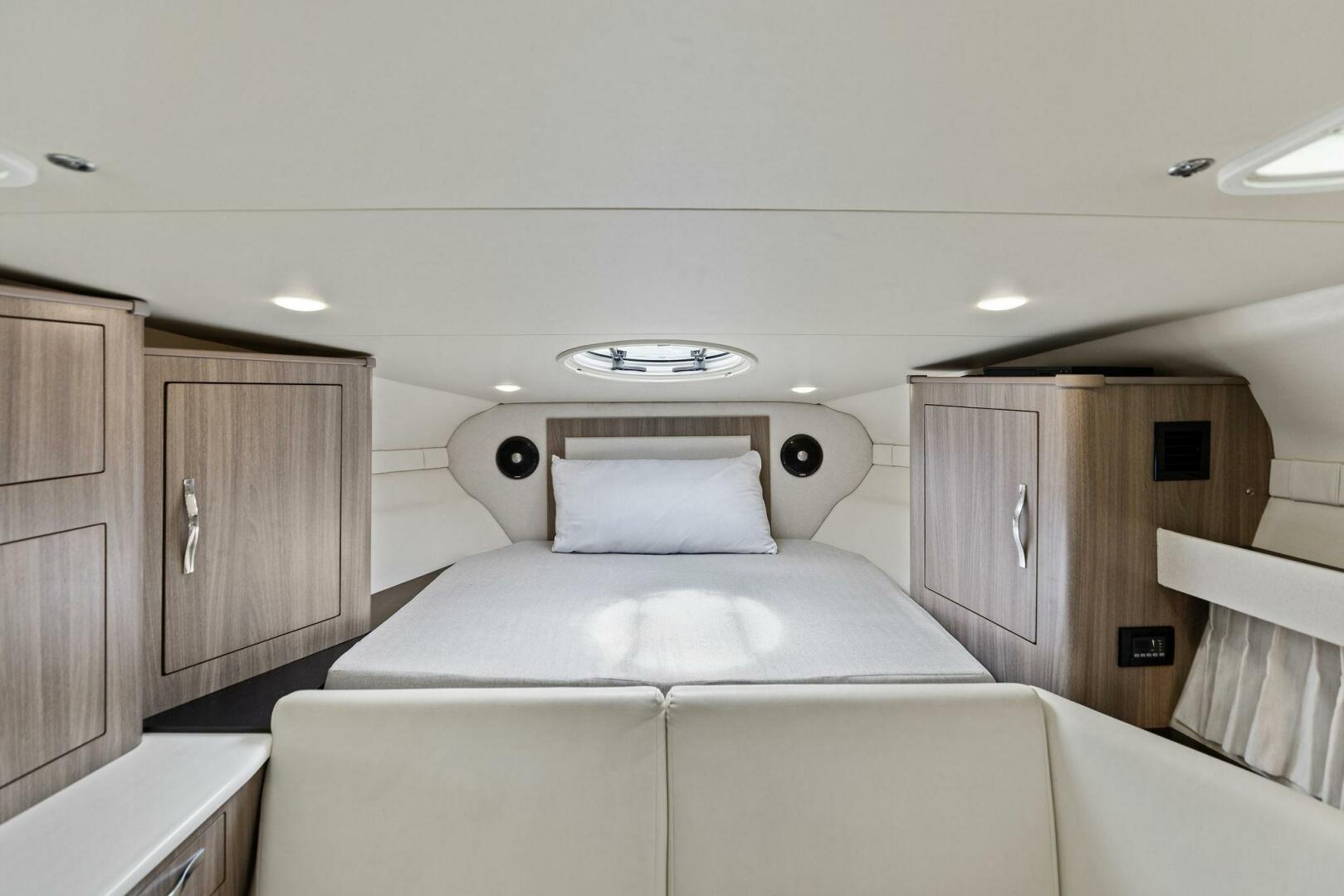 Slide: The Image of 2020 Regal 33 XO 'Snuffleupagus'-Cabin - 5490248