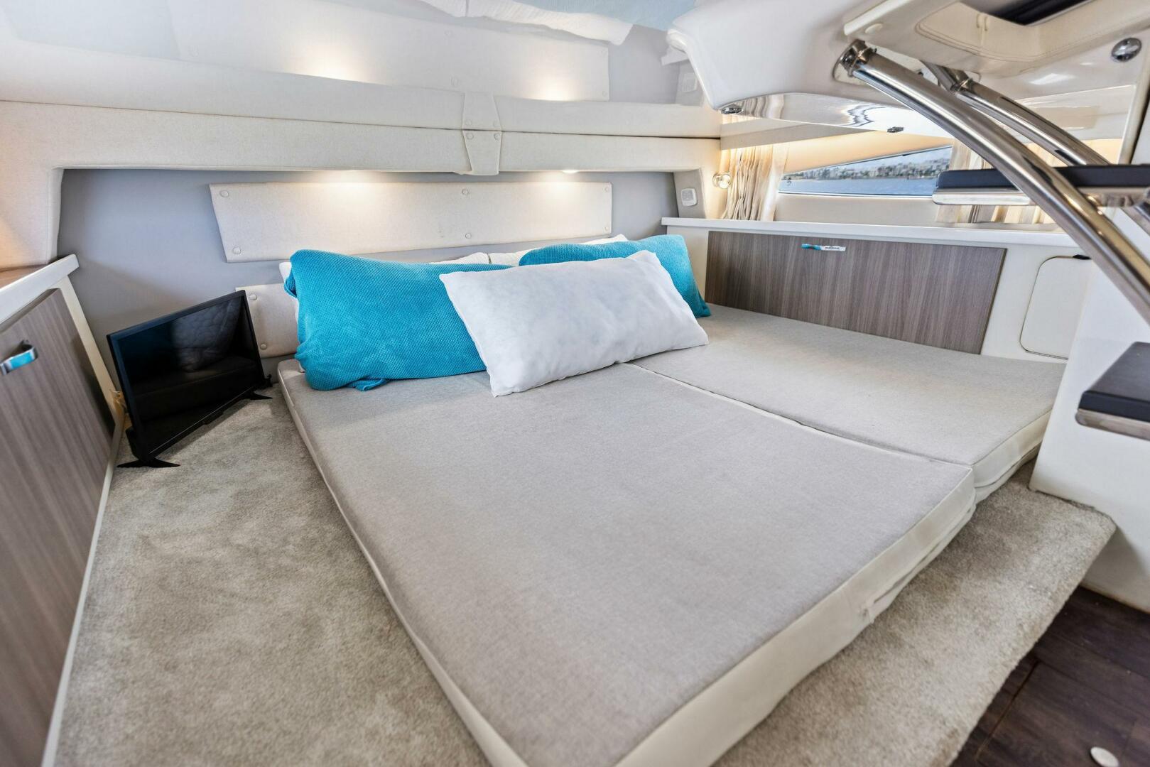 Slide: The Image of 2020 Regal 33 XO 'Snuffleupagus'-Cabin - 5490252