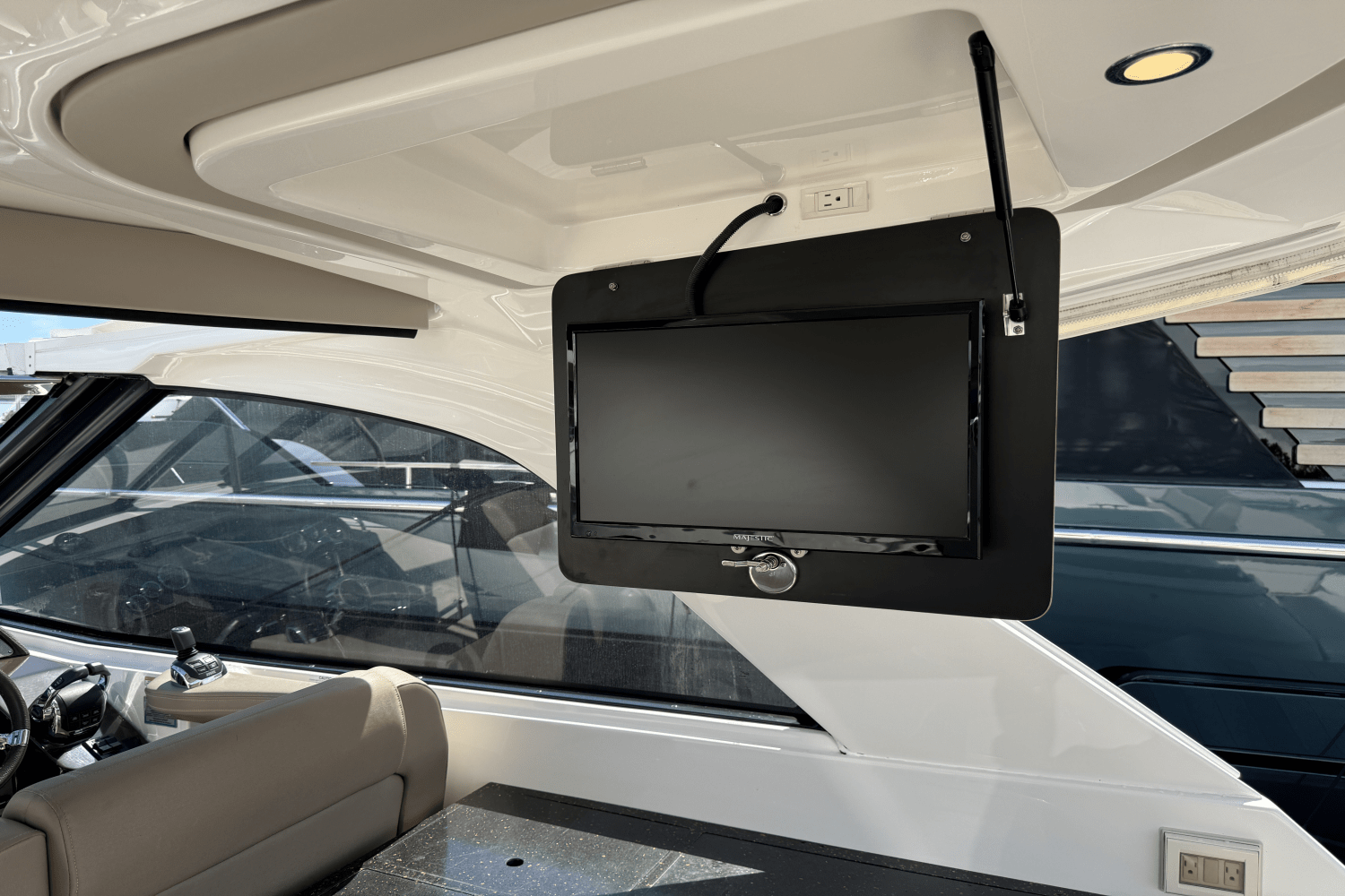 Slide: The Image of Regal 35 SPORT COUPE 2015 - 20