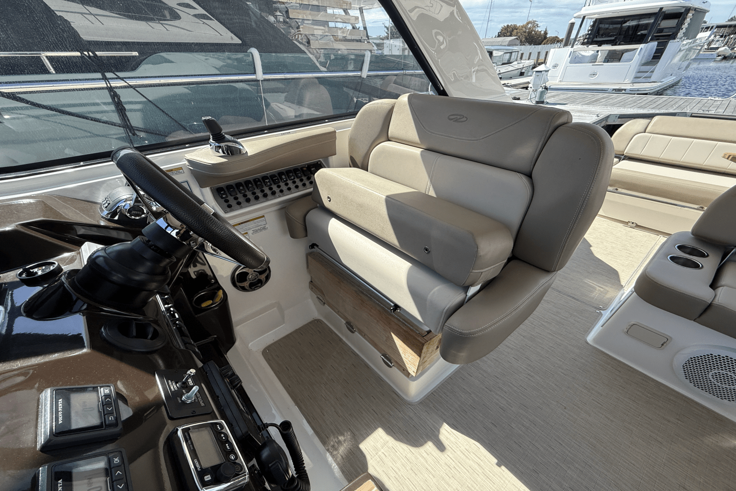 Slide: The Image of Regal 35 SPORT COUPE 2015 - 22