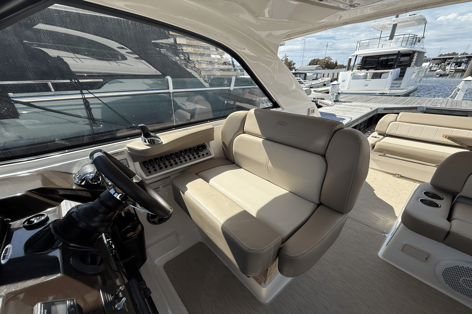 Slide: The Image of Regal 35 SPORT COUPE 2015 - 23