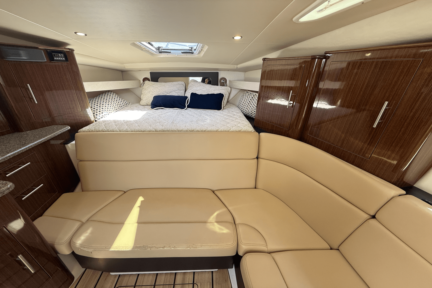 Slide: The Image of Regal 35 SPORT COUPE 2015 - 31