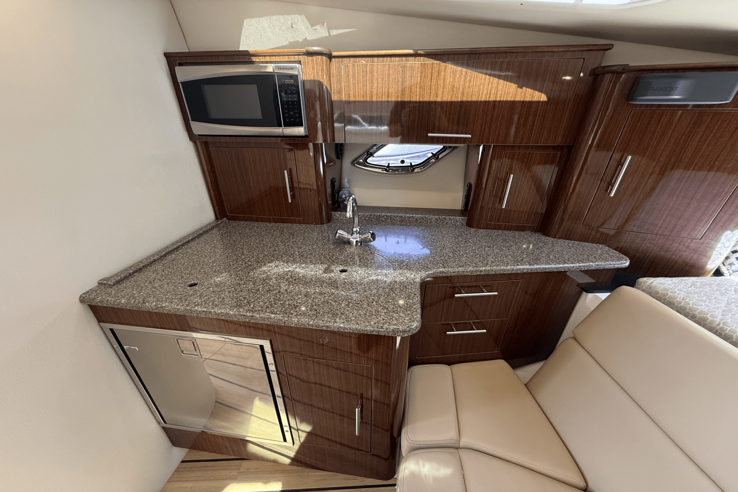 Slide: The Image of Regal 35 SPORT COUPE 2015 - 33
