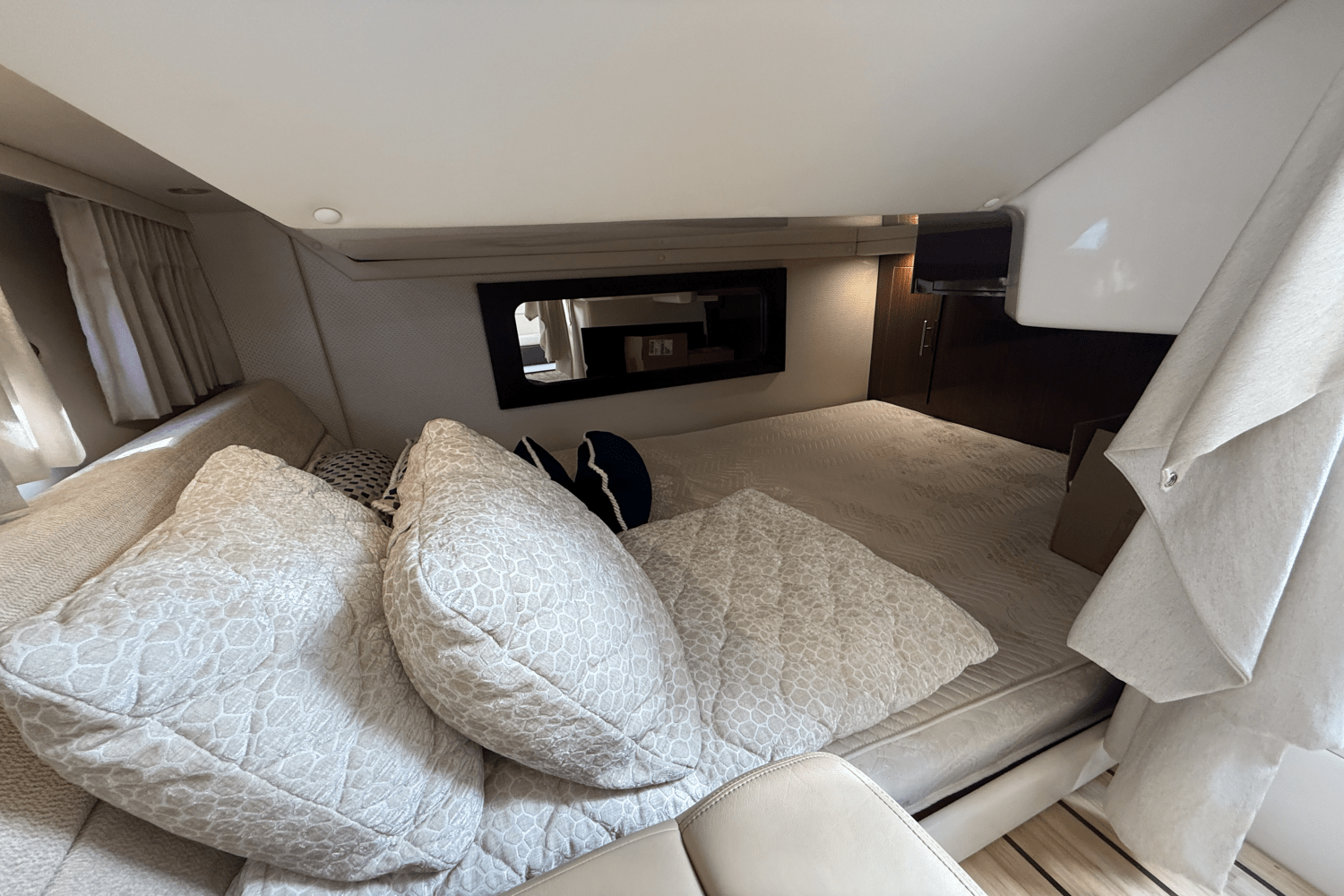 Slide: The Image of Regal 35 SPORT COUPE 2015 - 36