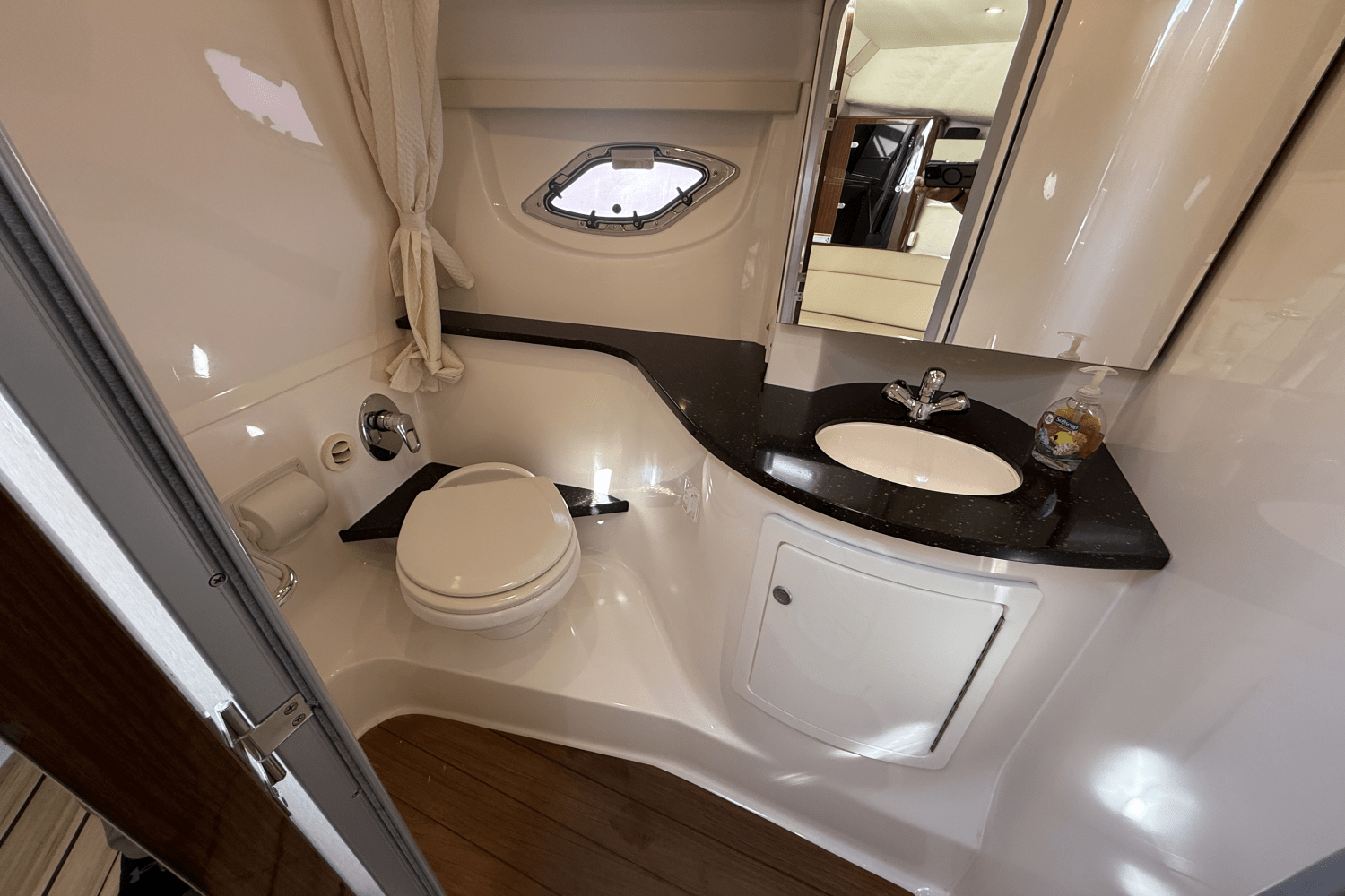 Slide: The Image of Regal 35 SPORT COUPE 2015 - 39