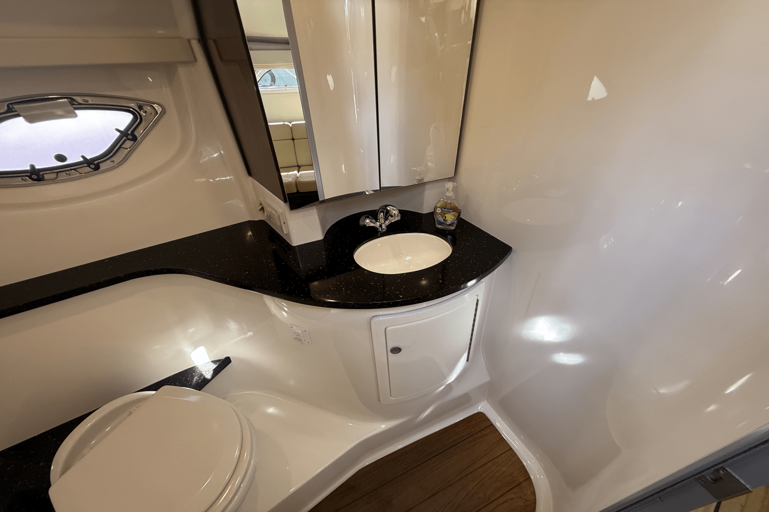 Slide: The Image of Regal 35 SPORT COUPE 2015 - 40