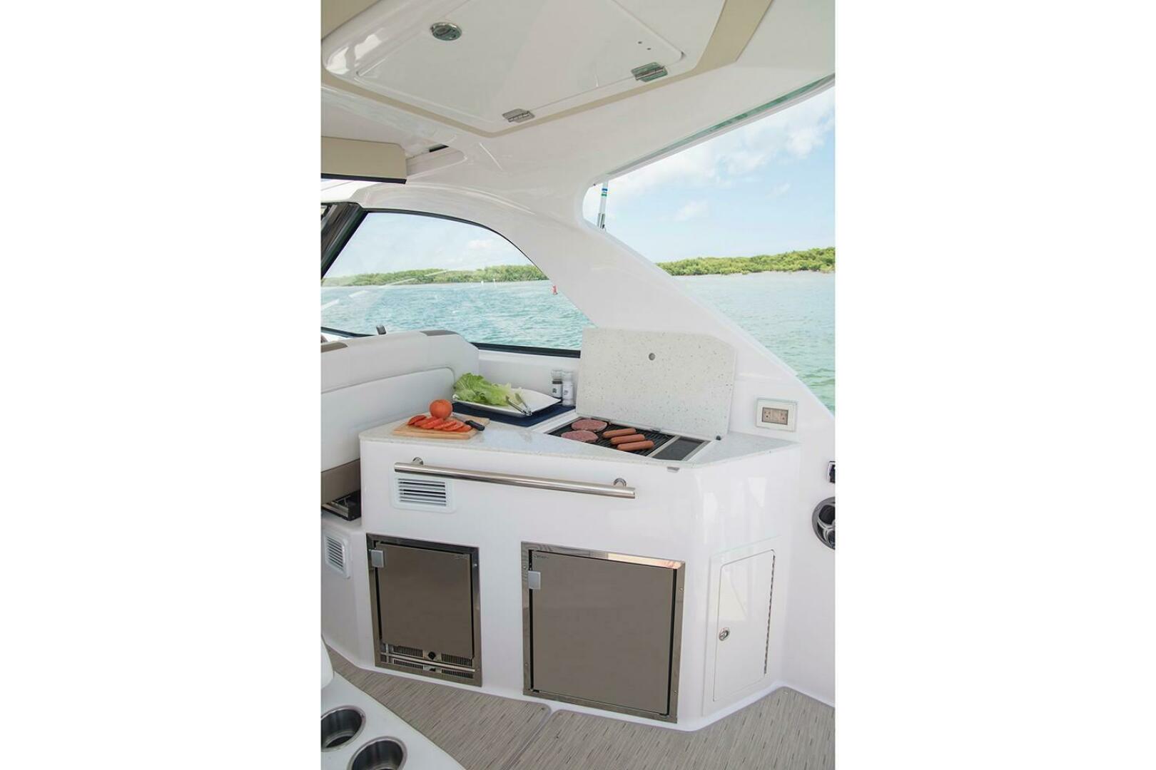 Slide: The Image of Regal 35 Sport Coupe 2019 - 5129173