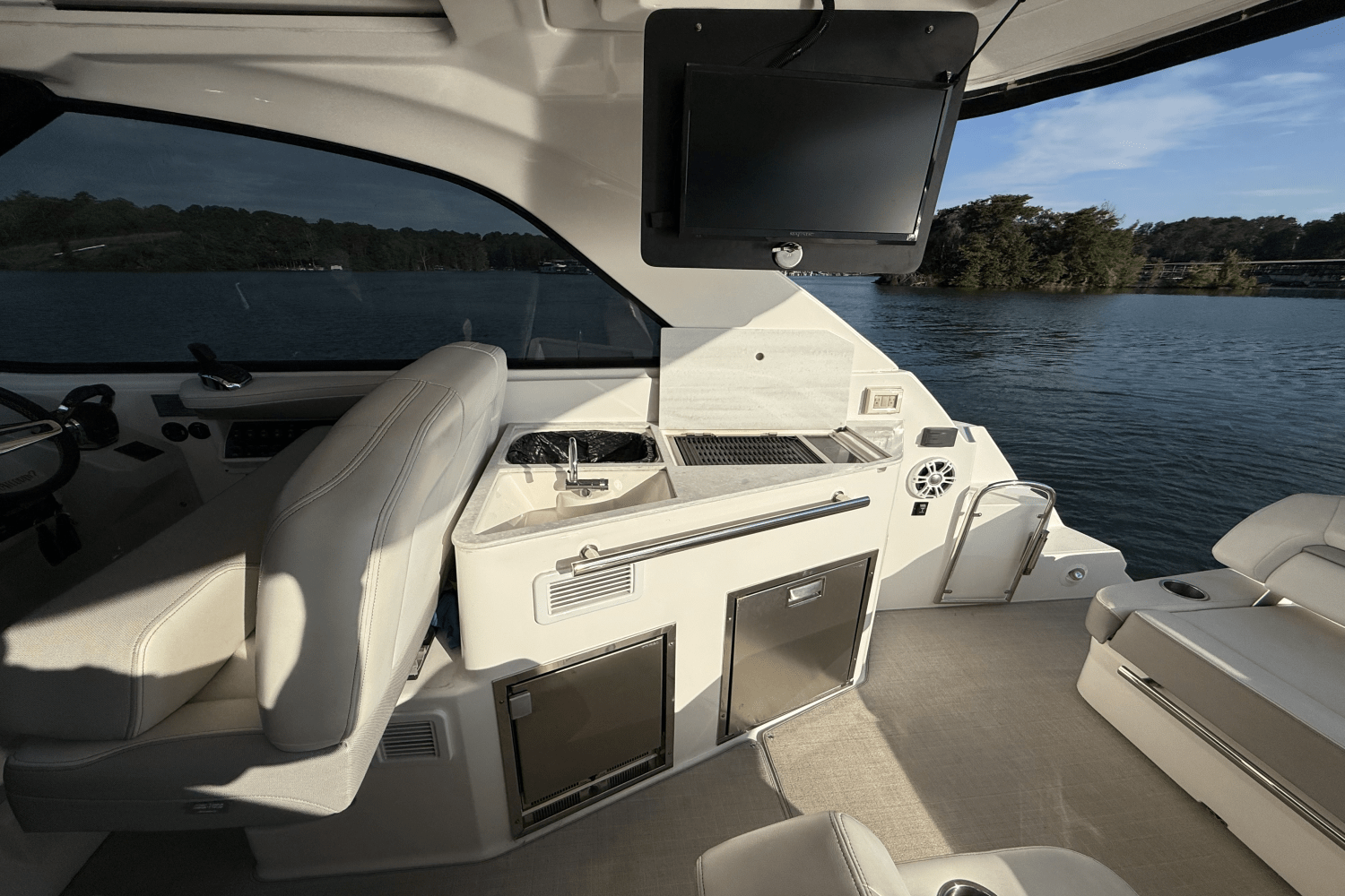 Slide: The Image of Regal 35 SPORT COUPE 2021 - 18