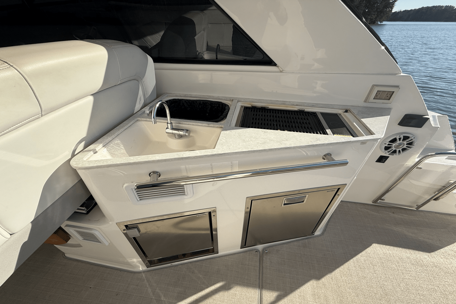 Slide: The Image of Regal 35 SPORT COUPE 2021 - 19