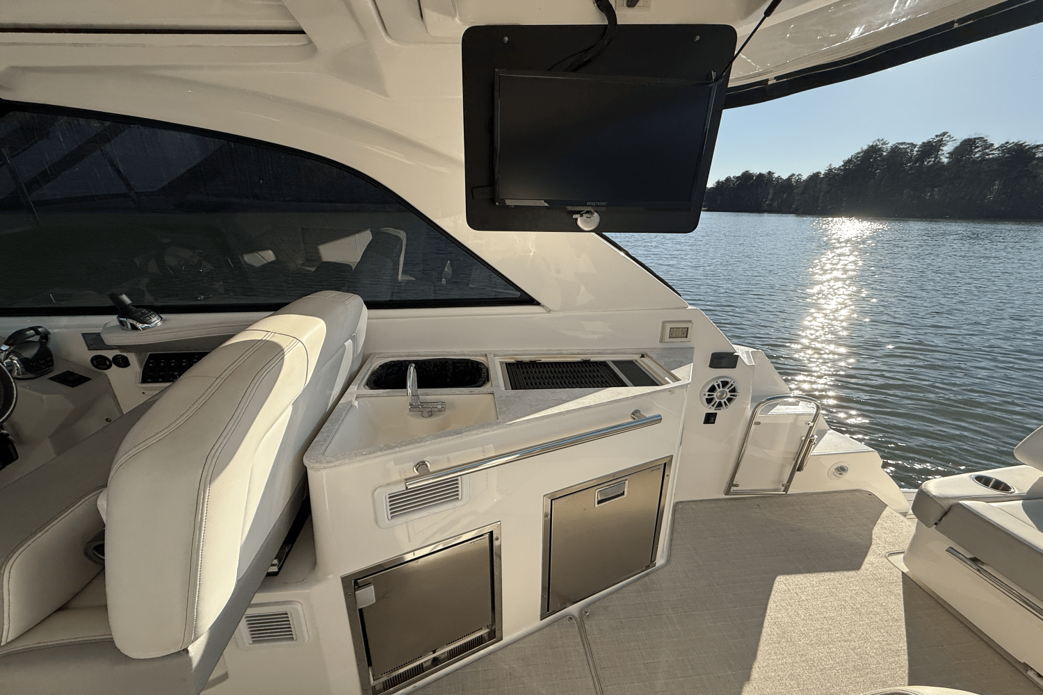 Slide: The Image of Regal 35 SPORT COUPE 2021 - 20