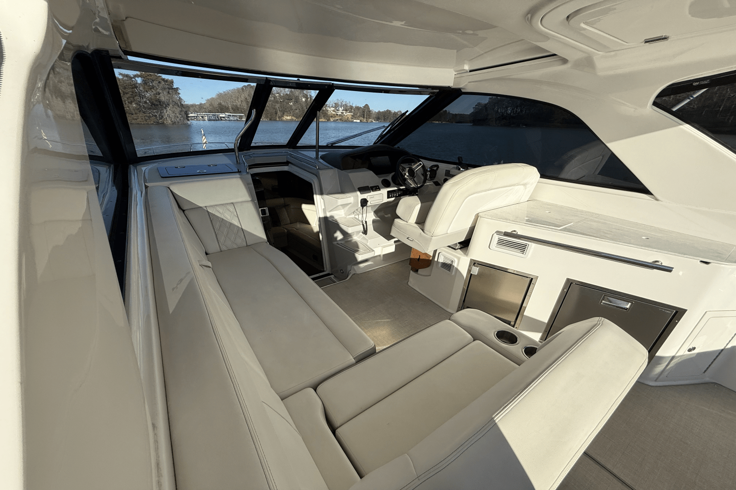 Slide: The Image of Regal 35 SPORT COUPE 2021 - 24