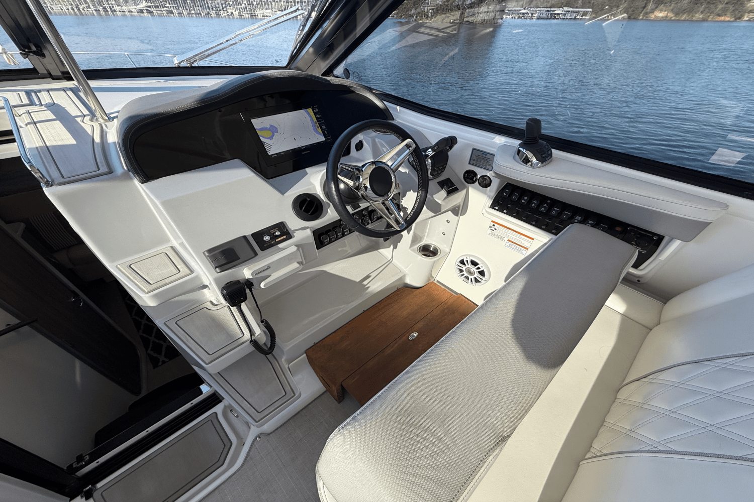 Slide: The Image of Regal 35 SPORT COUPE 2021 - 29