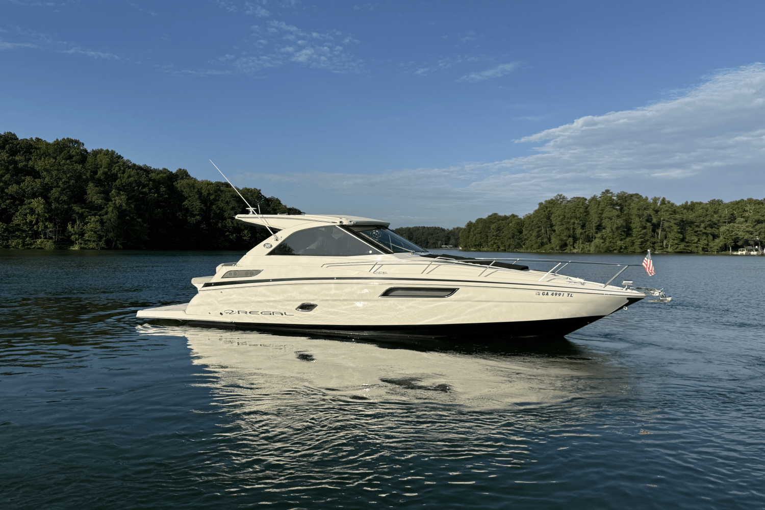 Slide: The Image of Regal 35 SPORT COUPE 2021 - 3