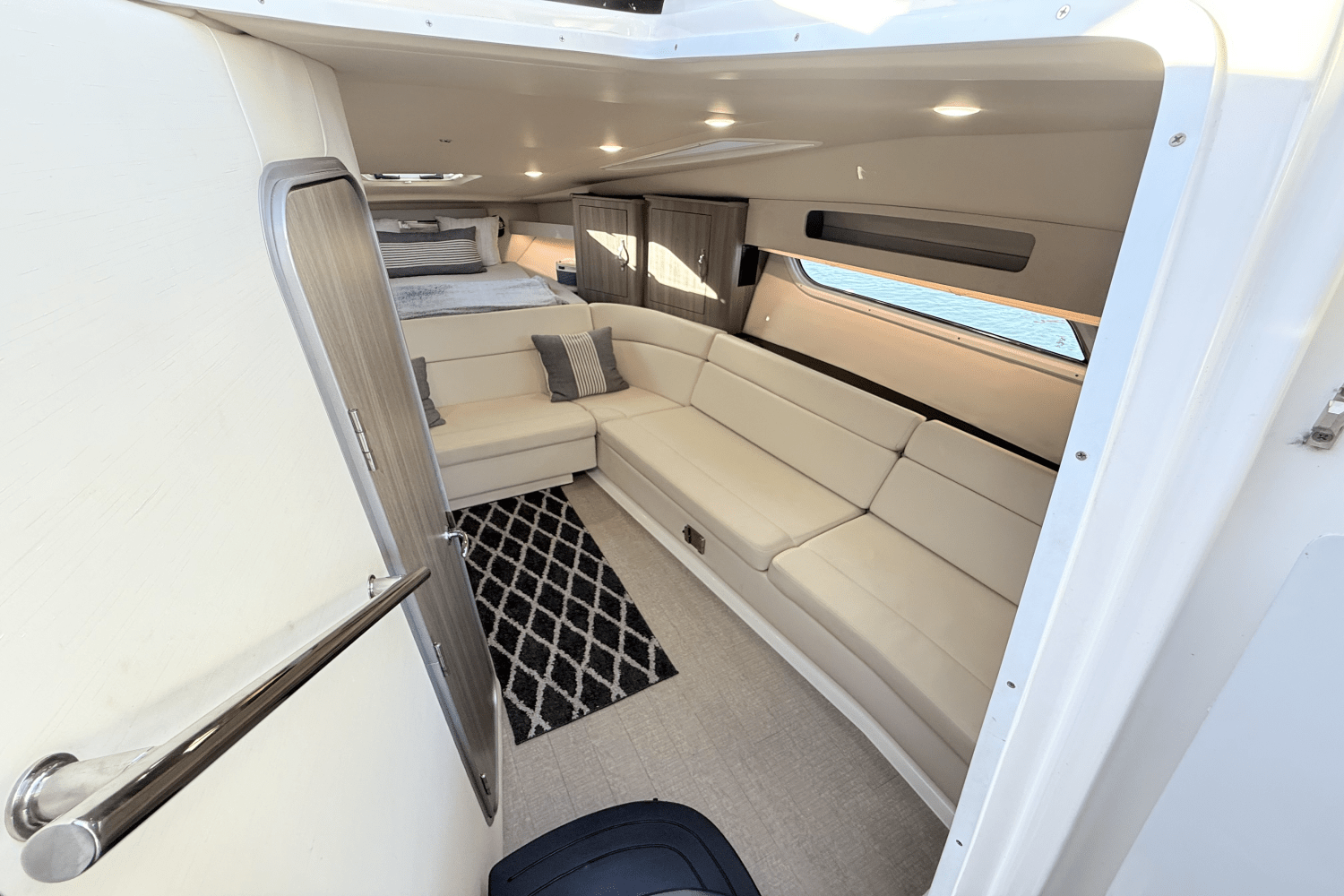 Slide: The Image of Regal 35 SPORT COUPE 2021 - 41