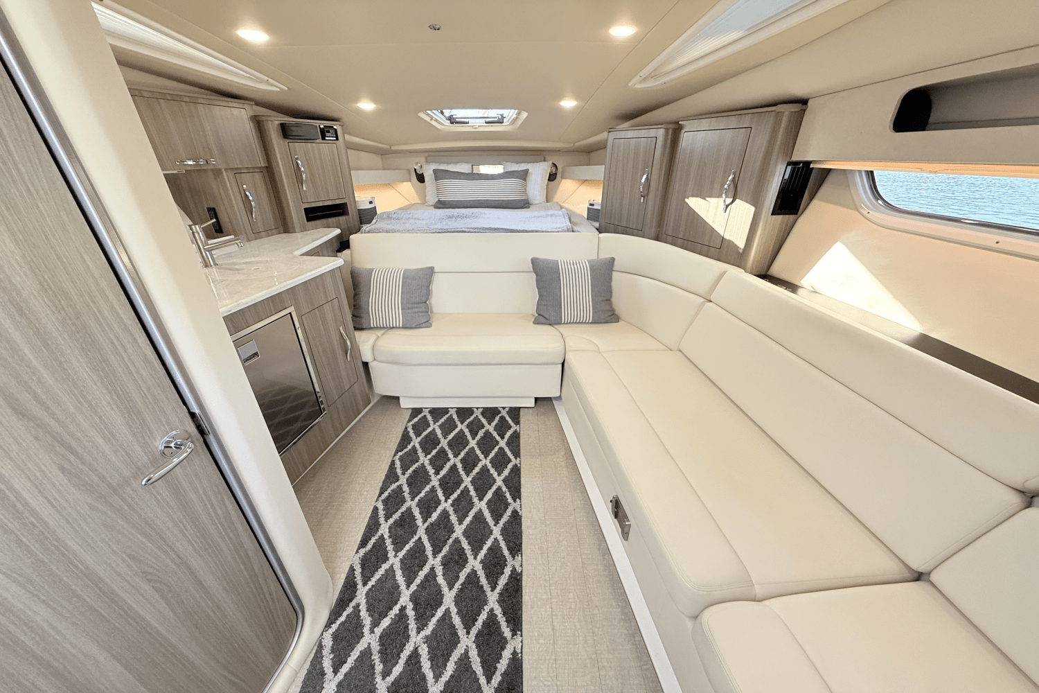 Slide: The Image of Regal 35 SPORT COUPE 2021 - 42