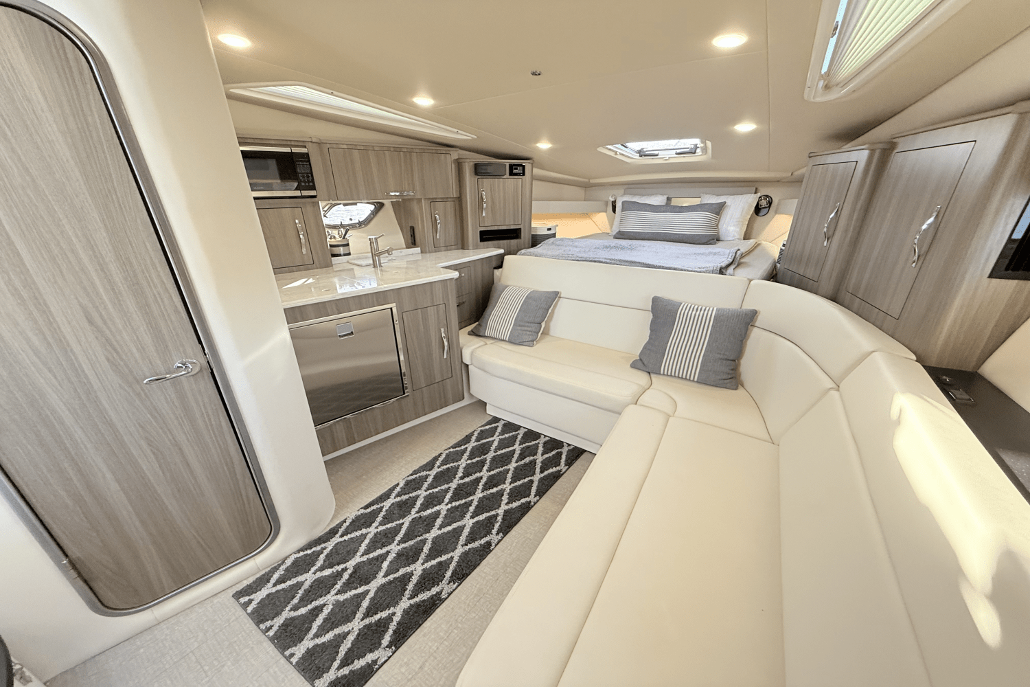 Slide: The Image of Regal 35 SPORT COUPE 2021 - 43