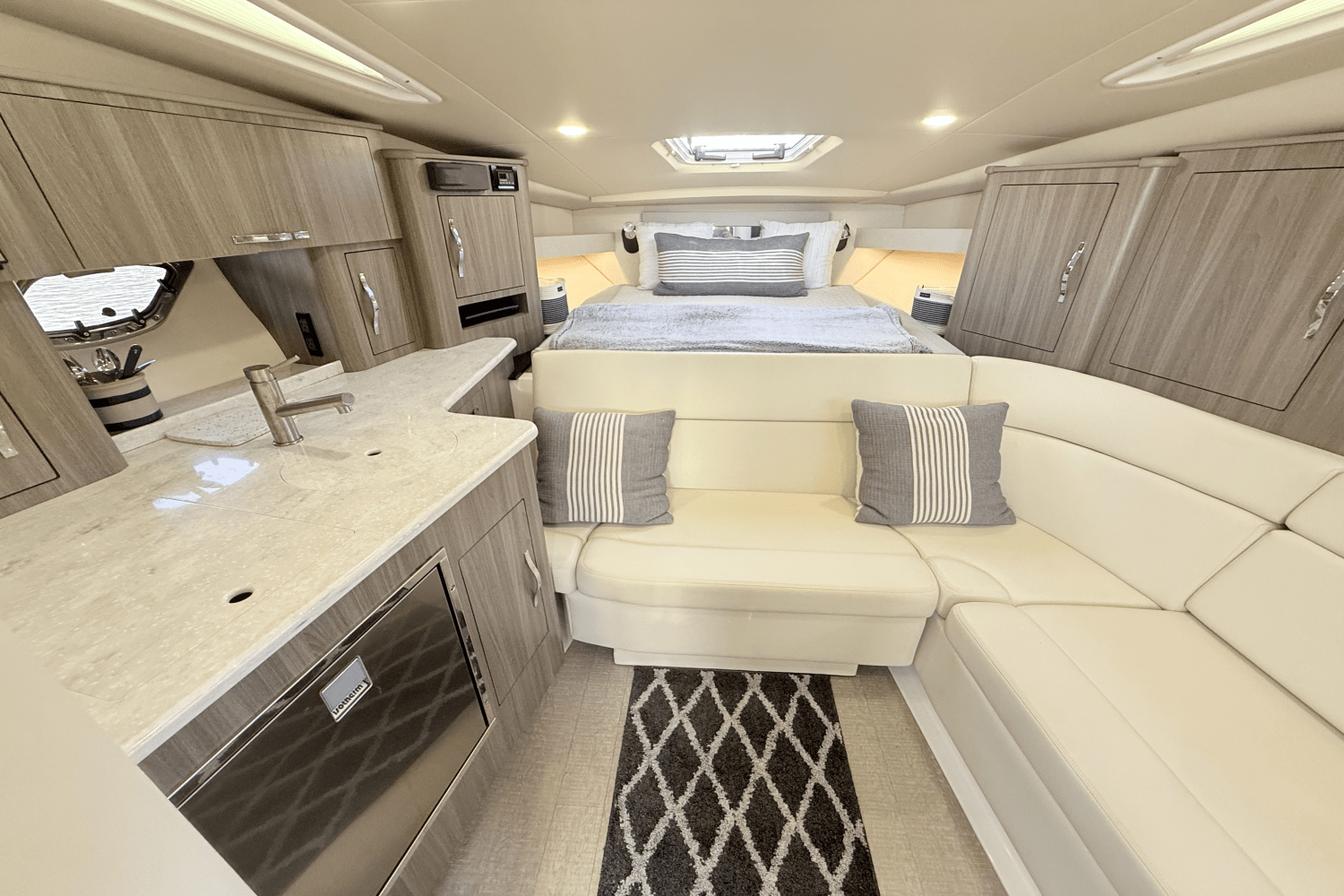 Slide: The Image of Regal 35 SPORT COUPE 2021 - 46