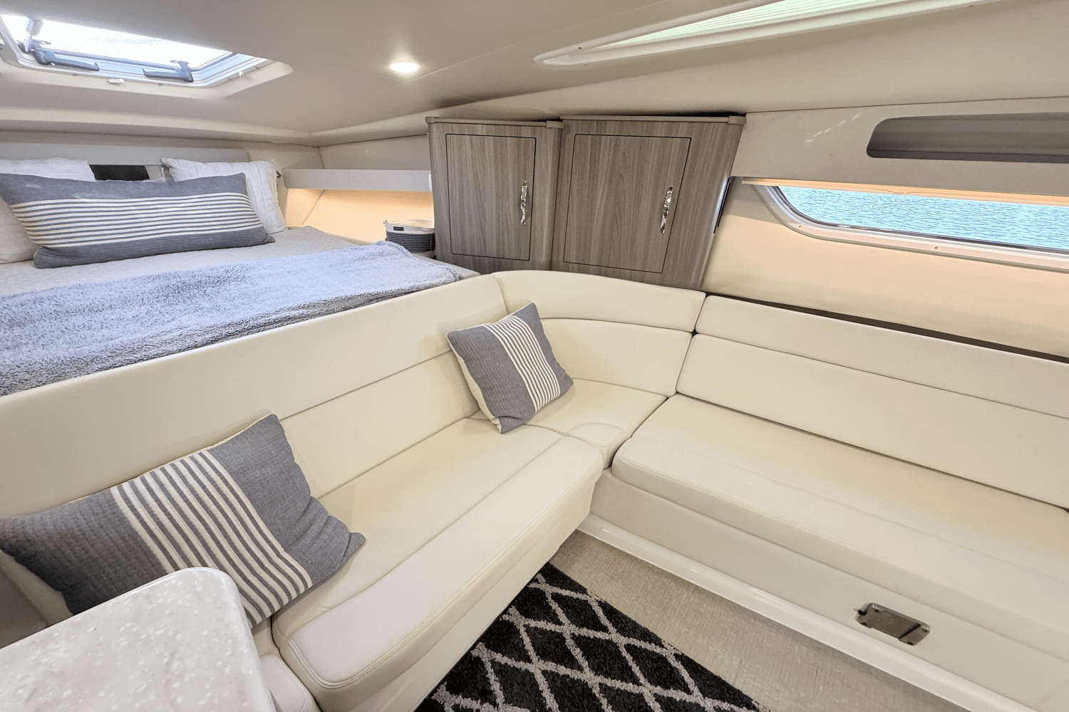 Slide: The Image of Regal 35 SPORT COUPE 2021 - 47