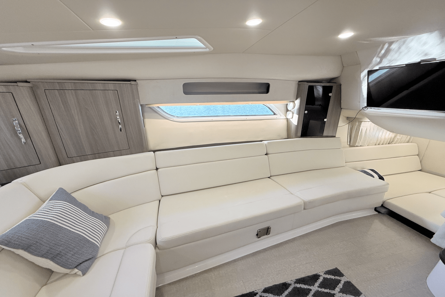 Slide: The Image of Regal 35 SPORT COUPE 2021 - 51