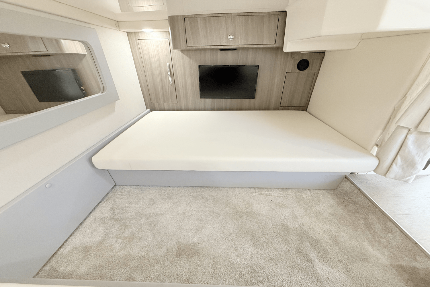 Slide: The Image of Regal 35 SPORT COUPE 2021 - 57