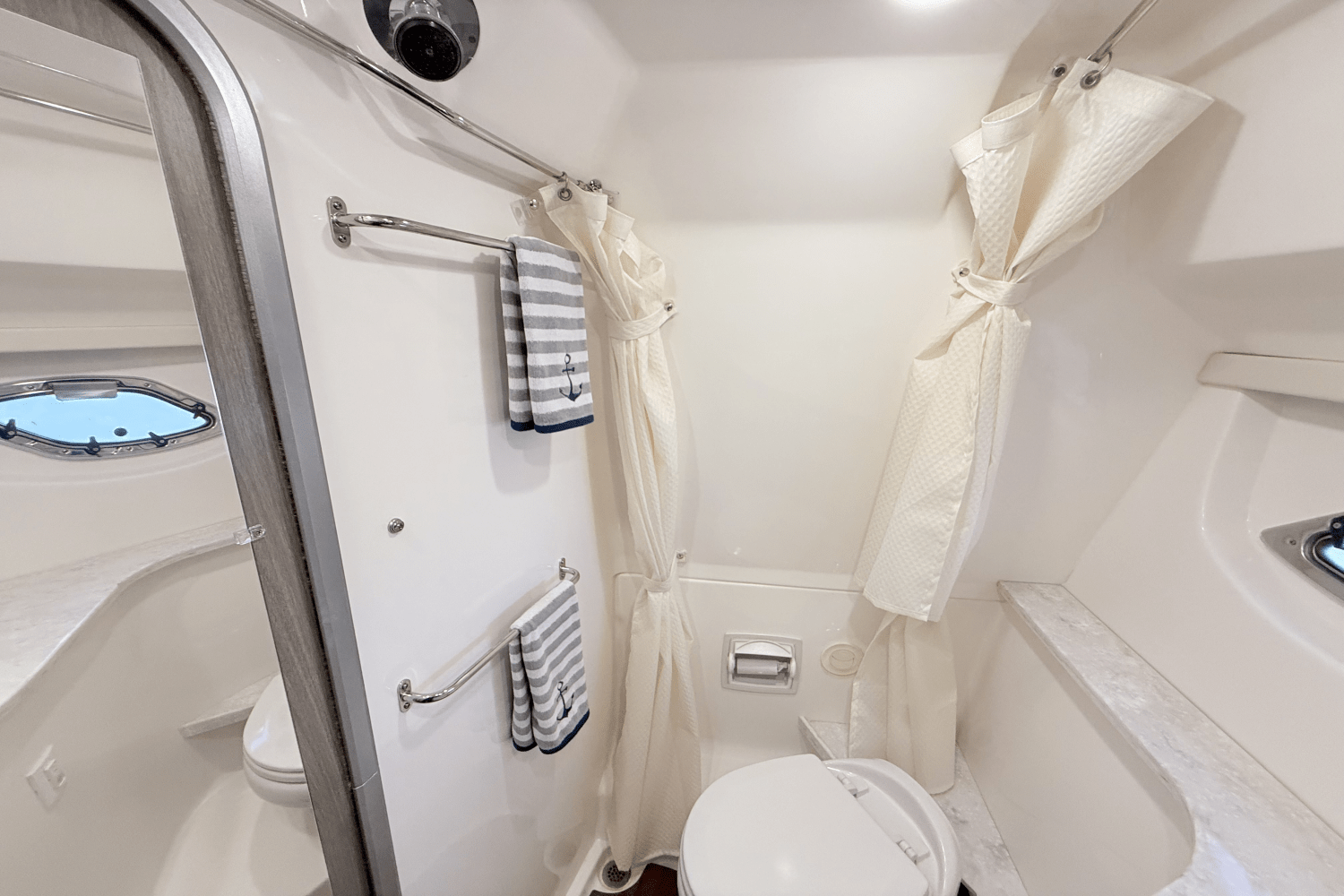 Slide: The Image of Regal 35 SPORT COUPE 2021 - 63