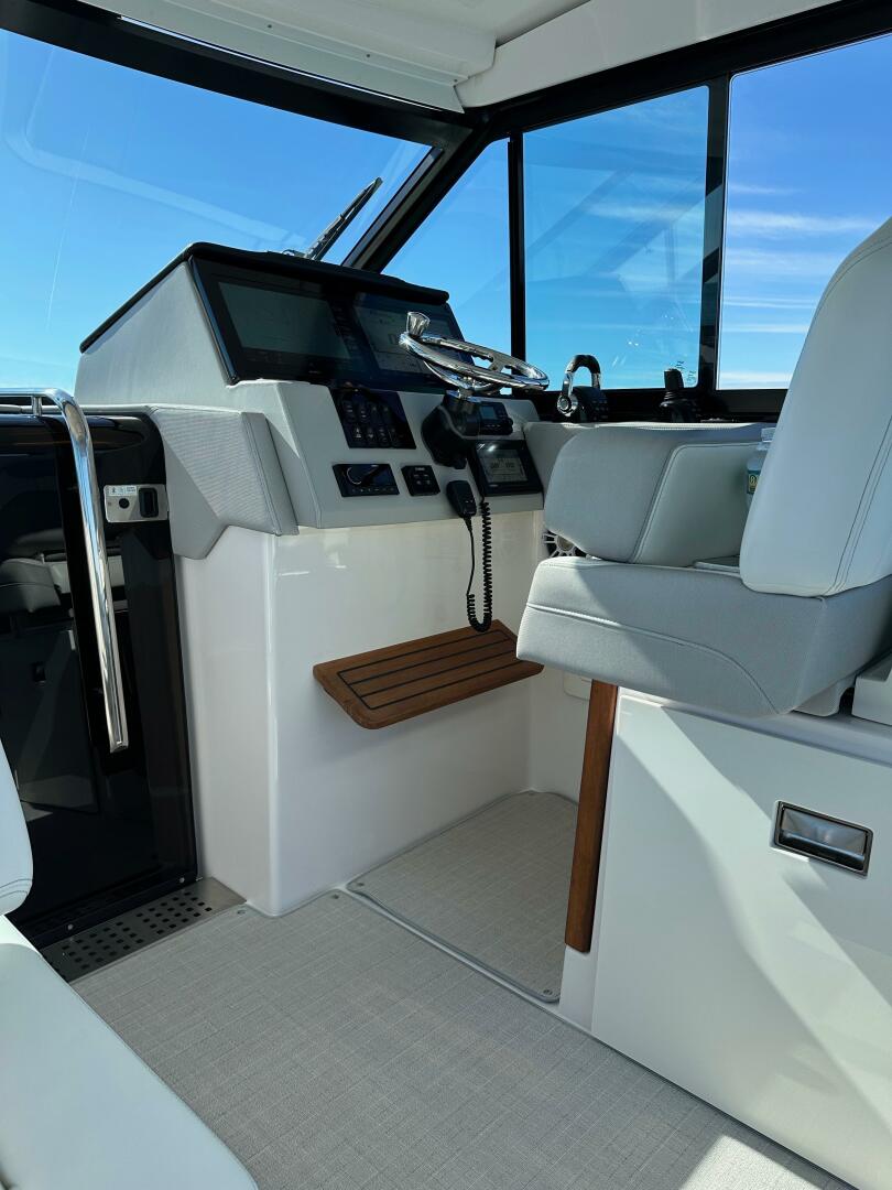 Slide: The Image of 2021Regal 36XO- Helm - 5281104