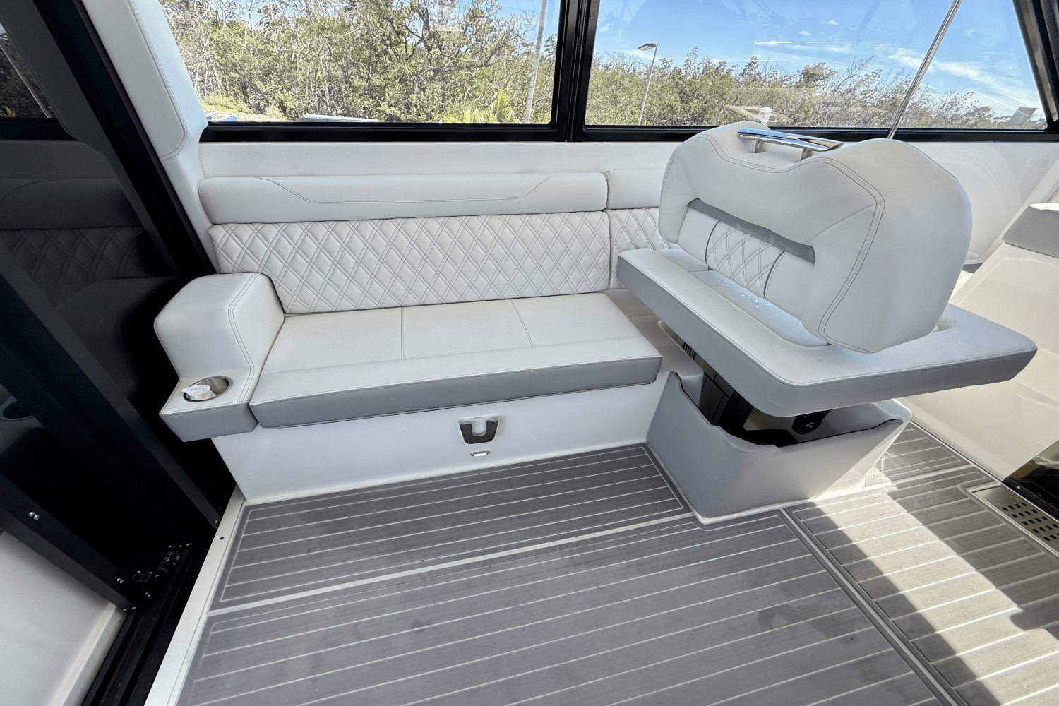 Slide: The Image of Regal 36 XO 2023 - 30