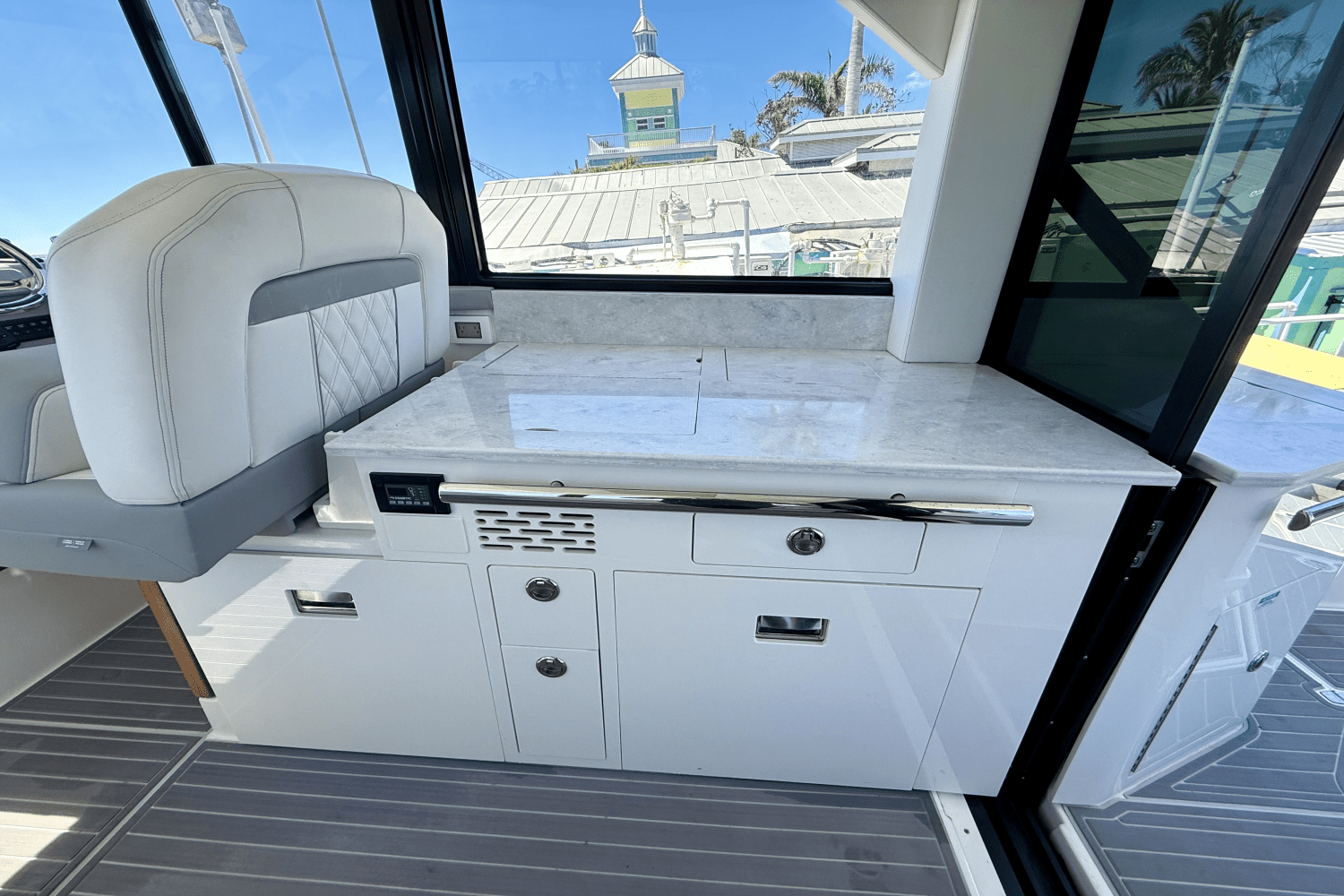 Slide: The Image of Regal 36 XO 2023 - 31