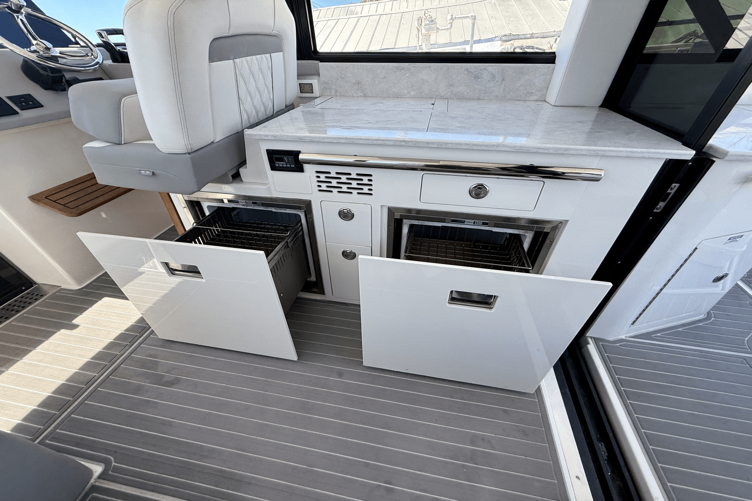 Slide: The Image of Regal 36 XO 2023 - 32