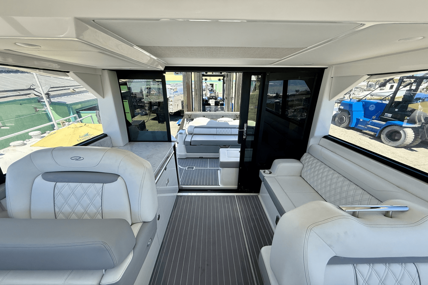 Slide: The Image of Regal 36 XO 2023 - 41