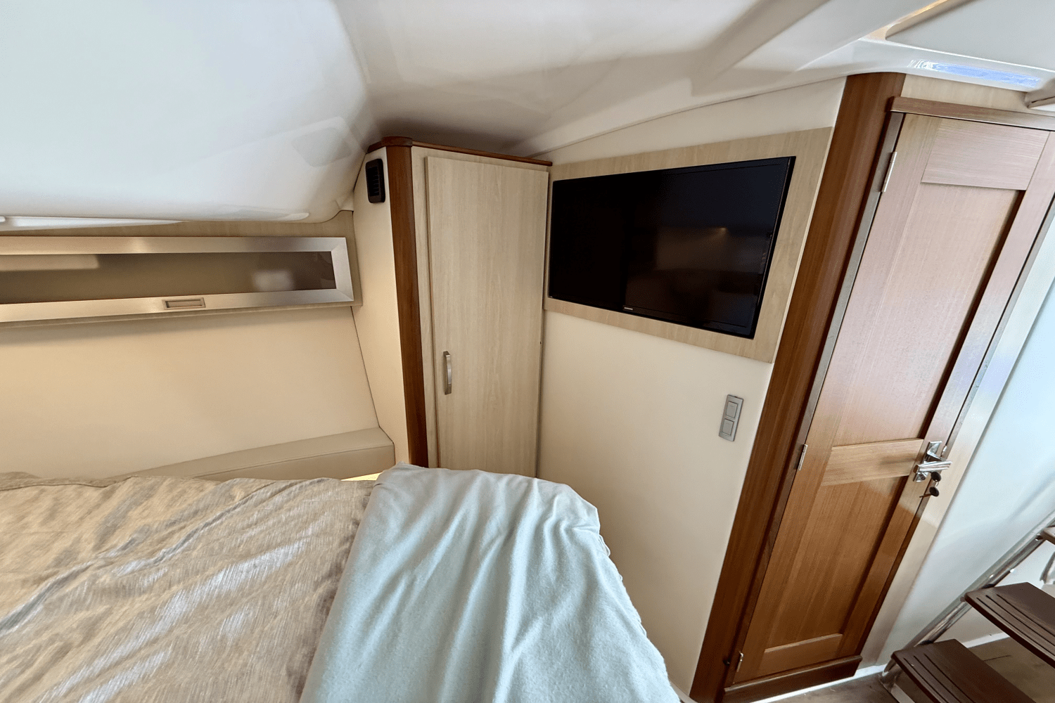 Slide: The Image of Regal 36 XO 2023 - 45