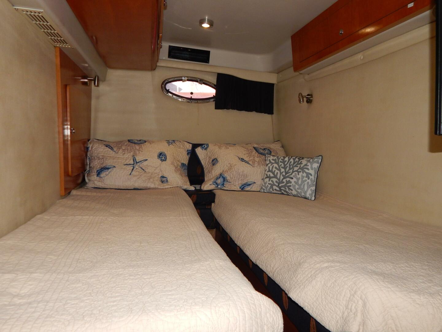 Slide: The Image of Regal 3860 Commodore Diesel 2003 - 4711560