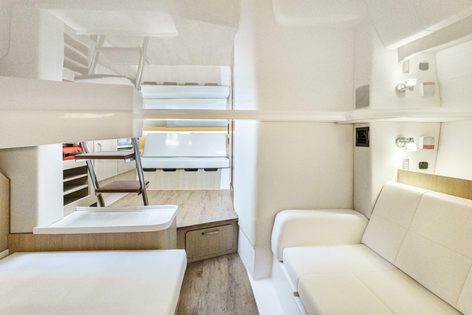 Slide: The Image of Regal 38 SAV 2023 - 5376356