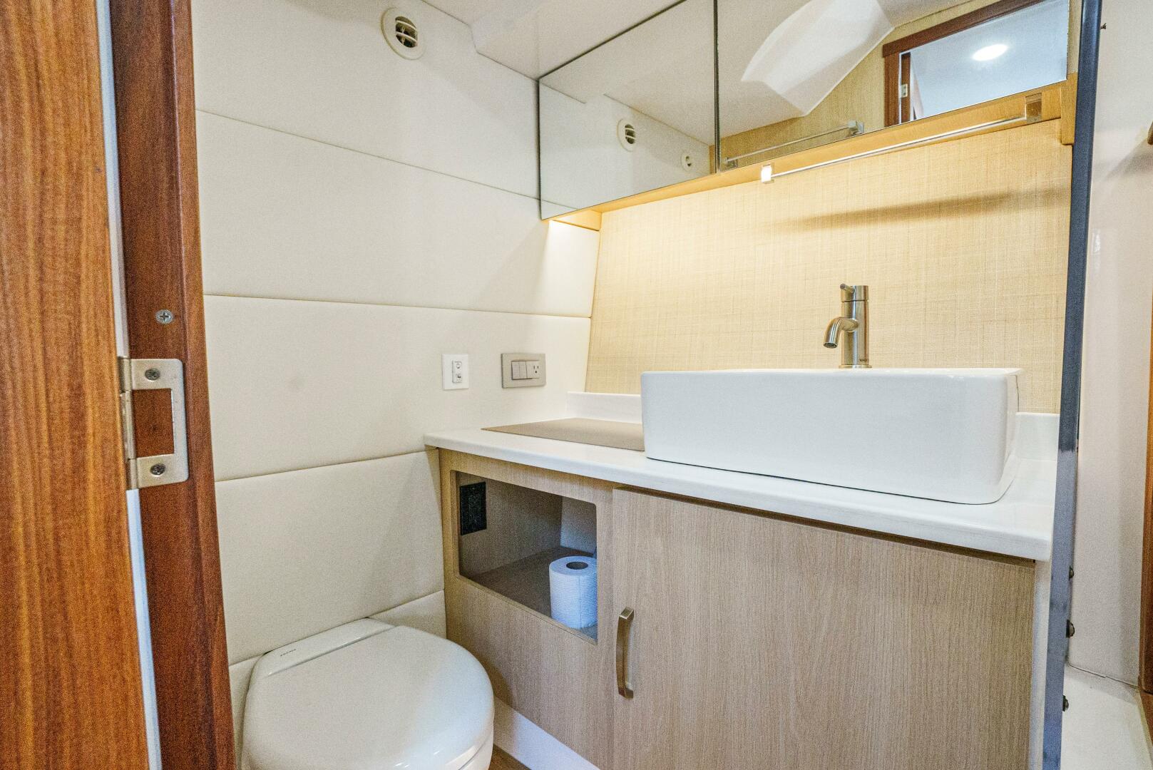 Slide: The Image of Regal 38 SAV 2023 - 5376360