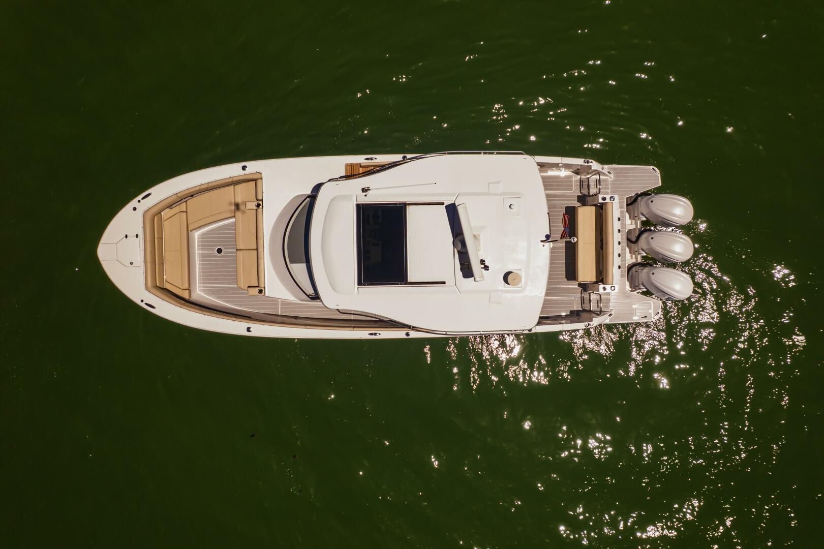 Slide: The Image of Regal 38 SAV 2023 - 5376343