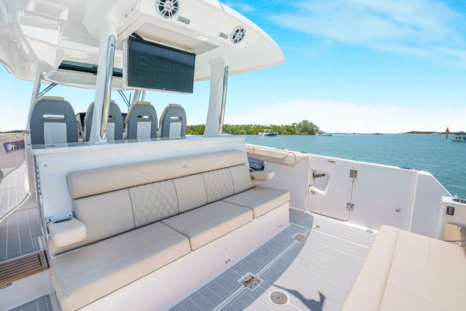 Slide: The Image of Regal 38 SAV 2023 - 5376354