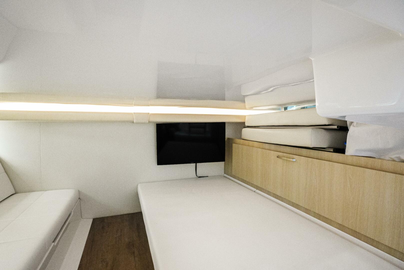 Slide: The Image of Regal 38 SAV 2023 - 5376359