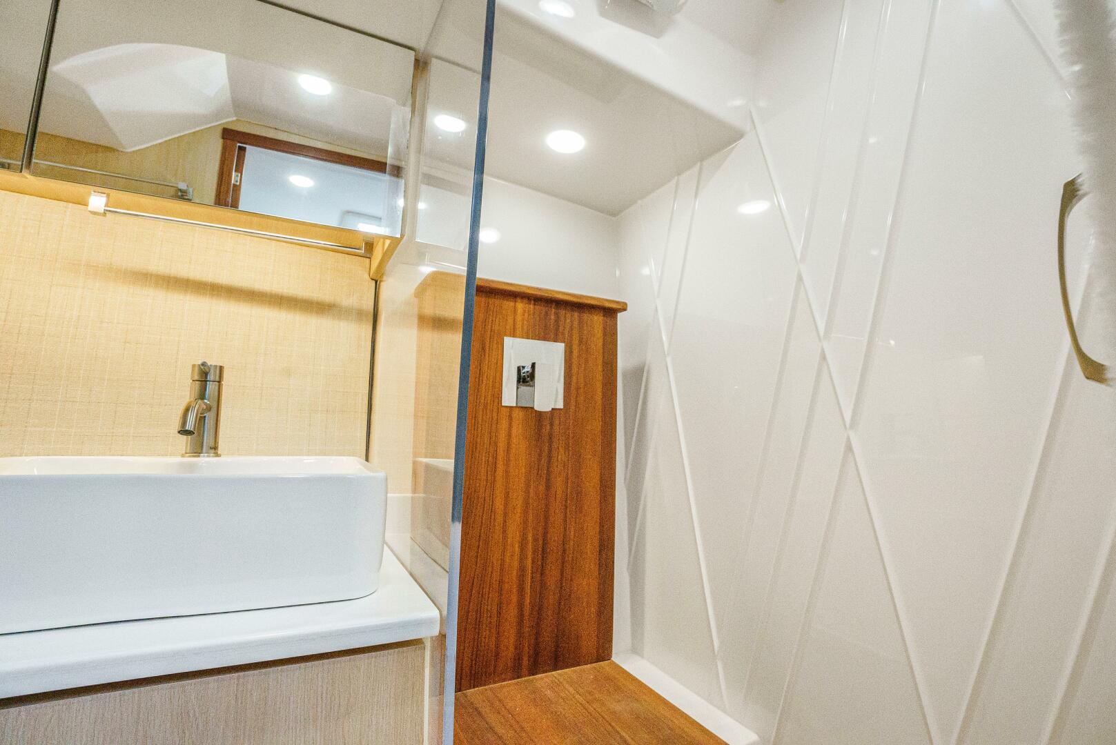 Slide: The Image of Regal 38 SAV 2023 - 5376361