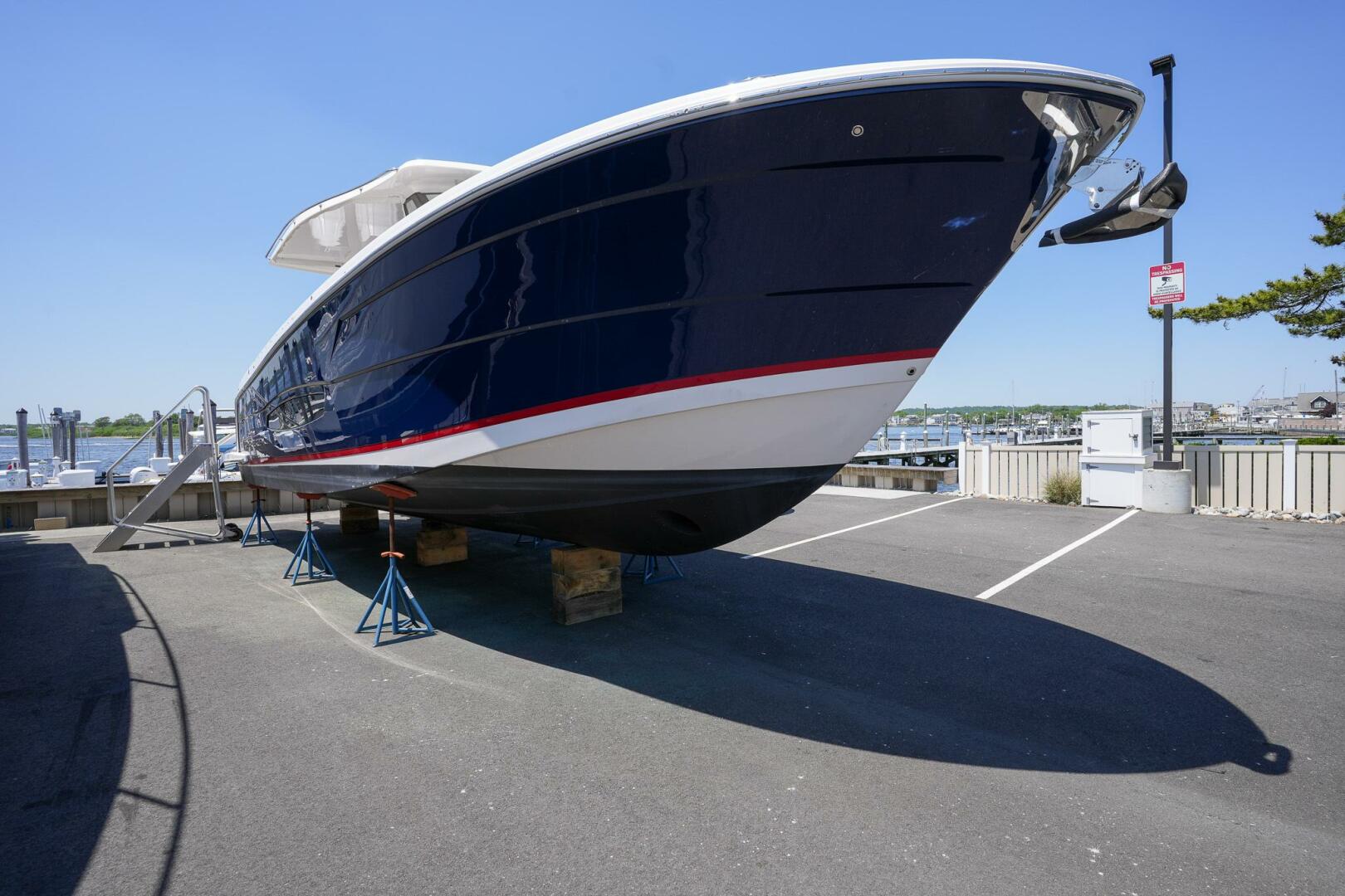 Slide: The Image of Regal 38 SAV 2024 - 5020004