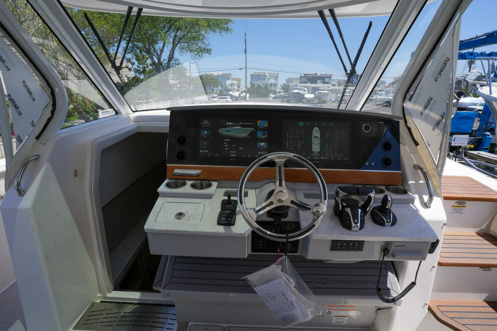 Slide: The Image of Regal 38 SAV 2024 - 5020010