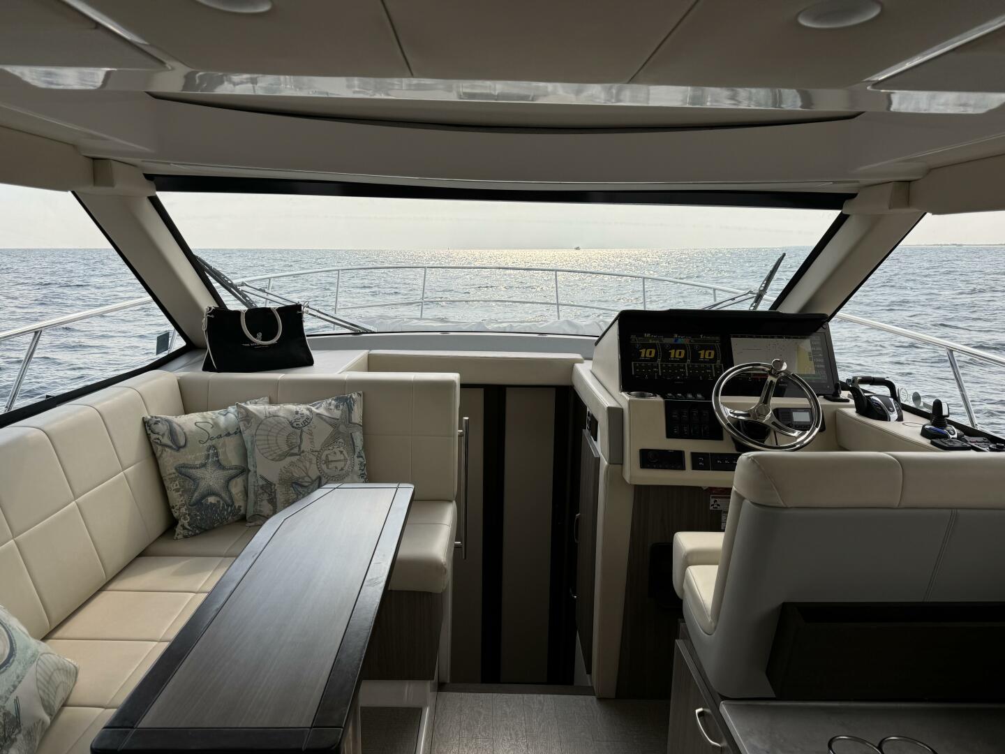 Slide: The Image of 2022 Regal 38XO- Helm - 4614382